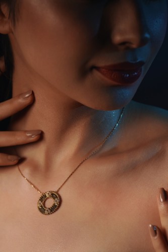 عقد تصميم عالمي عيار 18