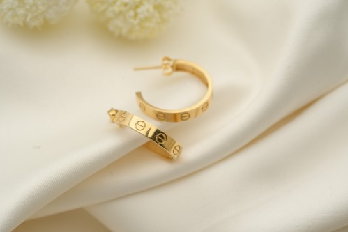 حلق تصميم عالمي عيار 18