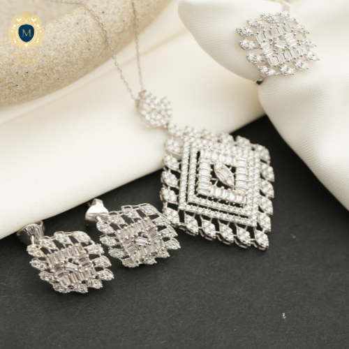 نص طقم عيار 18