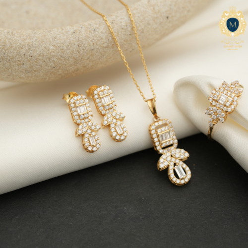 نص طقم عيار 18