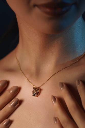 عقد تصميم عالمي عيار 18