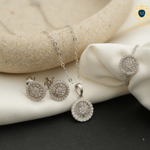 نص طقم عيار 18