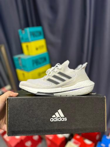 حذاء رياضي رجالي "Adidas Ultra-boost OG"