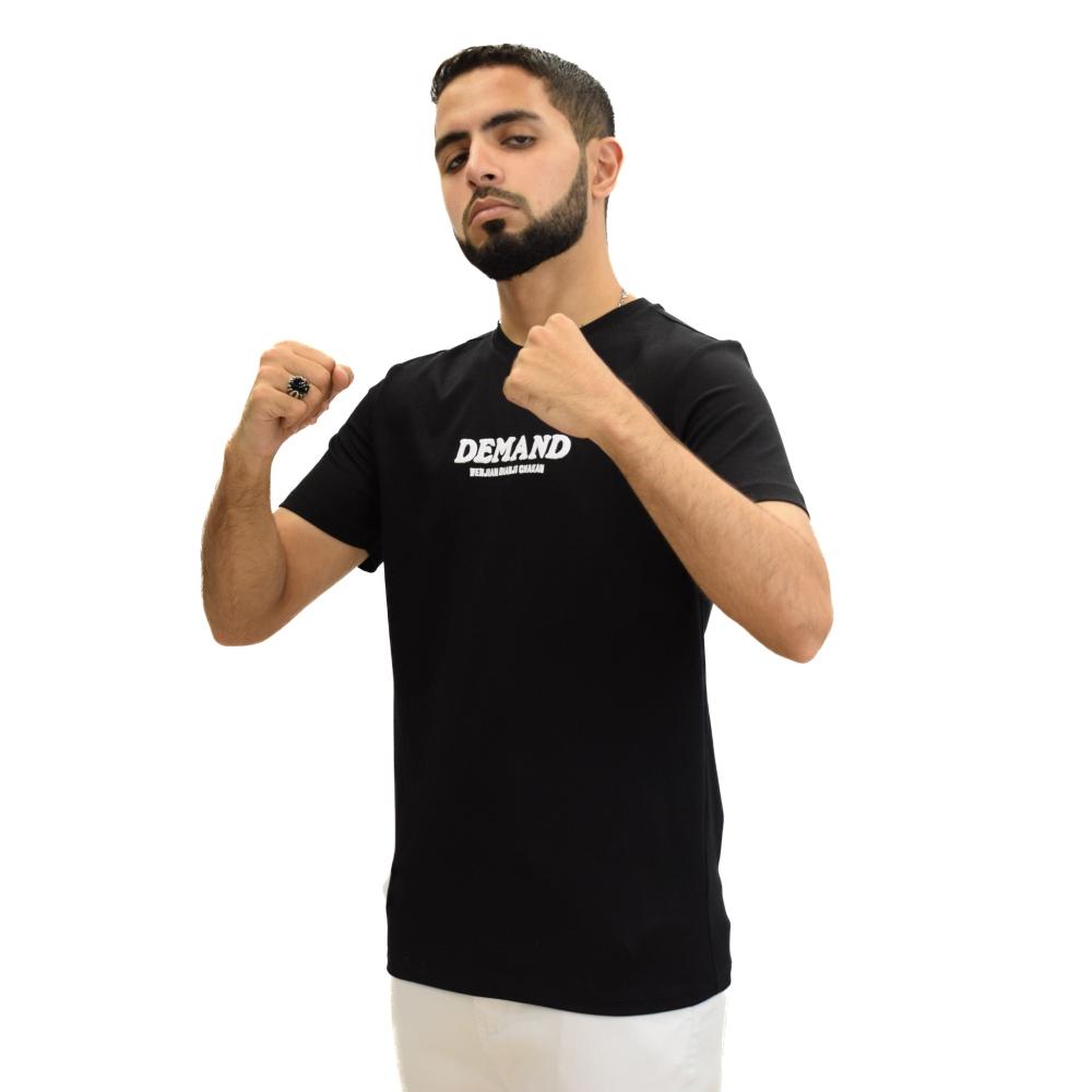 أسود