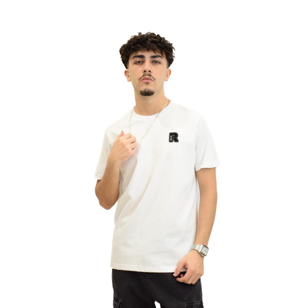 أبيض
