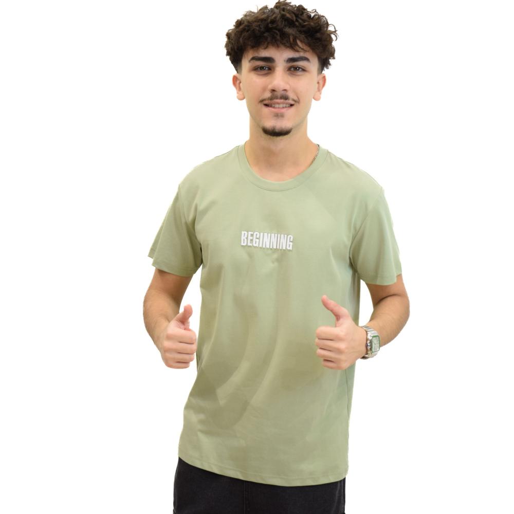 اخضر فاتح باهت