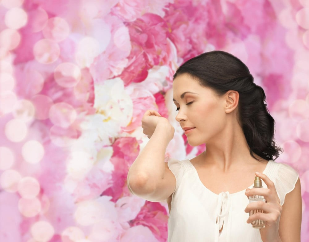 كيف يؤثر العطر على الحالة النفسية للإنسان؟