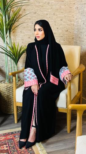 عباية عملية كريب بتدخيل قطن هندي لون وردي