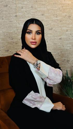 عباية لف سوداء كريب خفيف بتدخيل لينن سادة و مطرز