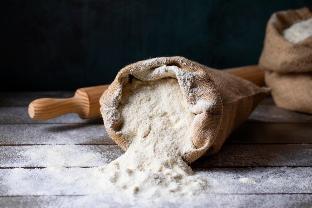 الفرق بين الدقيق الابيض ودقيق القمح الكامل