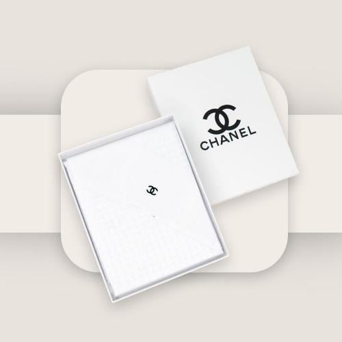 شماغ ماركة شانيل الابيض