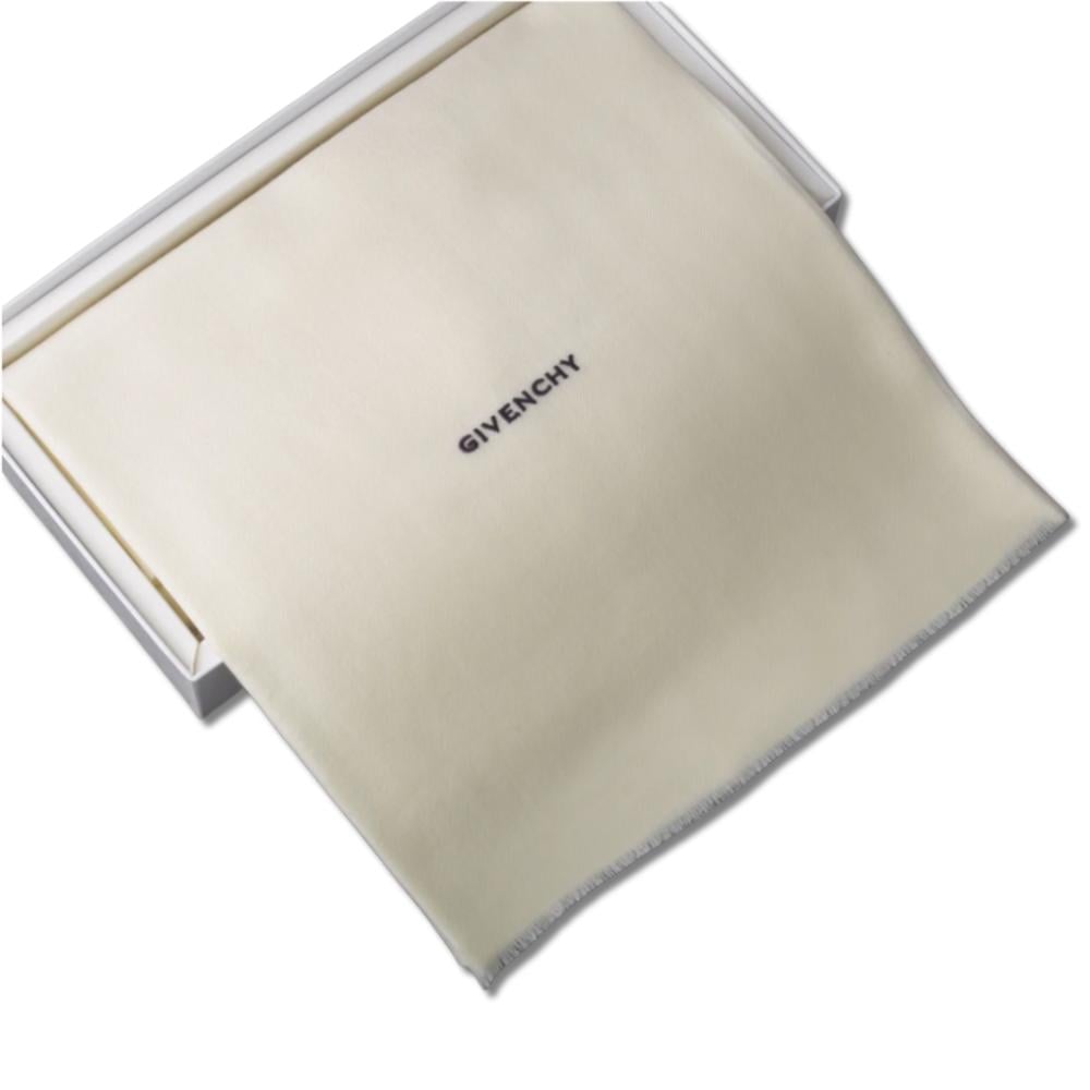 شال كشميري ماركة جيفنشي لون بيج سادة