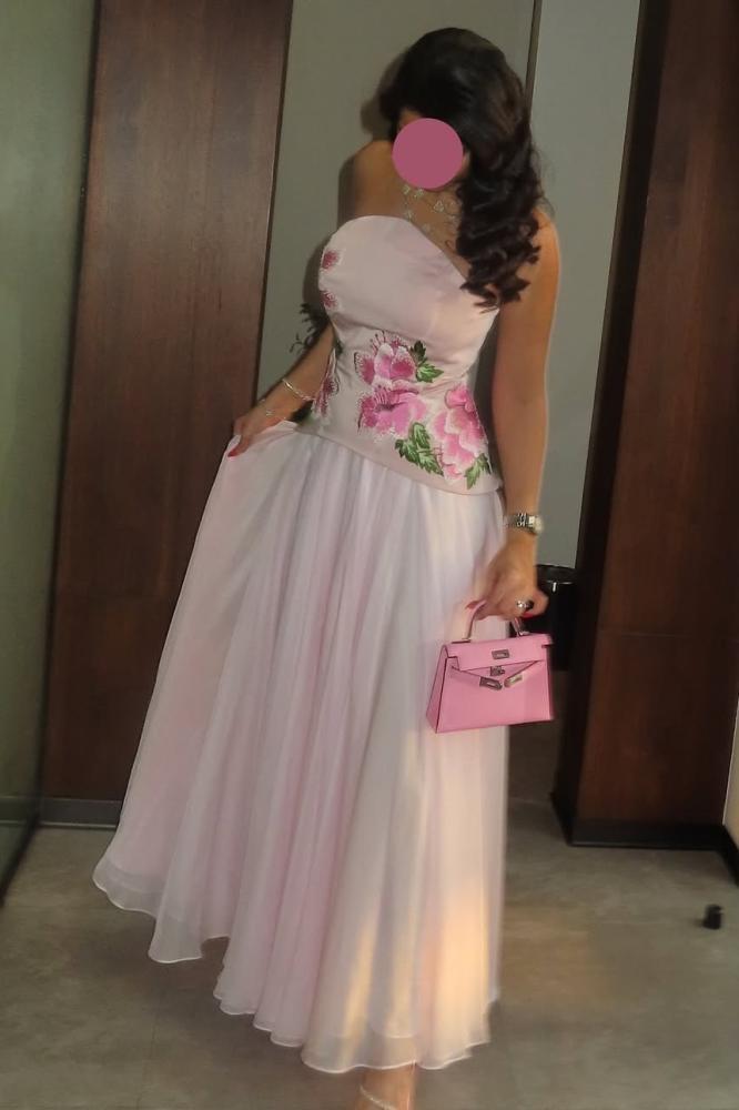 فستان سهرة خامة باربي مع شيفون مع تطريز ورود مكس توب