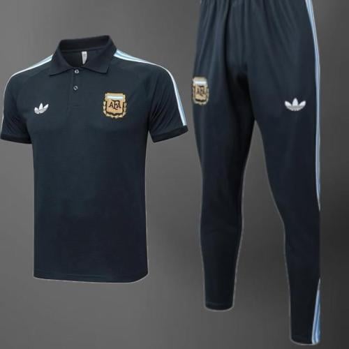 تيشرت المنتخب الأرجنتينى مع البنطلون