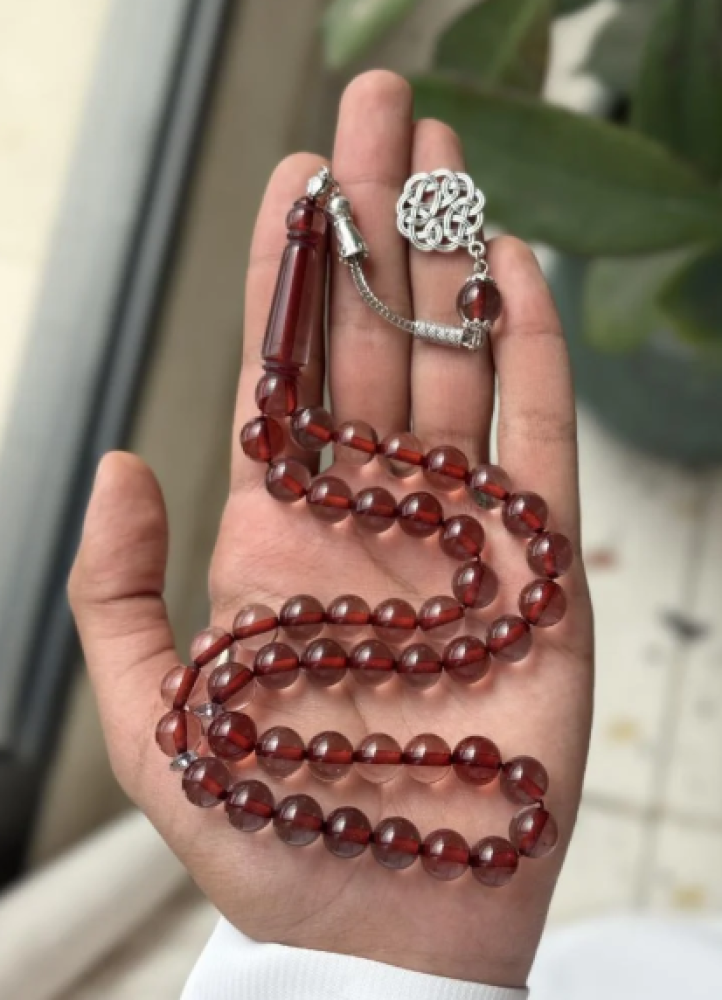 سبحة بكلايت سموكي بخيط احمر