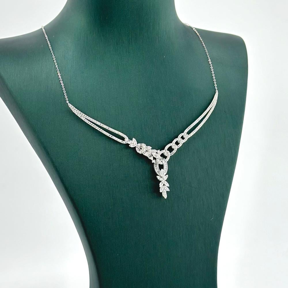 عقد ذهب ابيض تصميم الماس عيار 18 من مجوهرات الشلوي