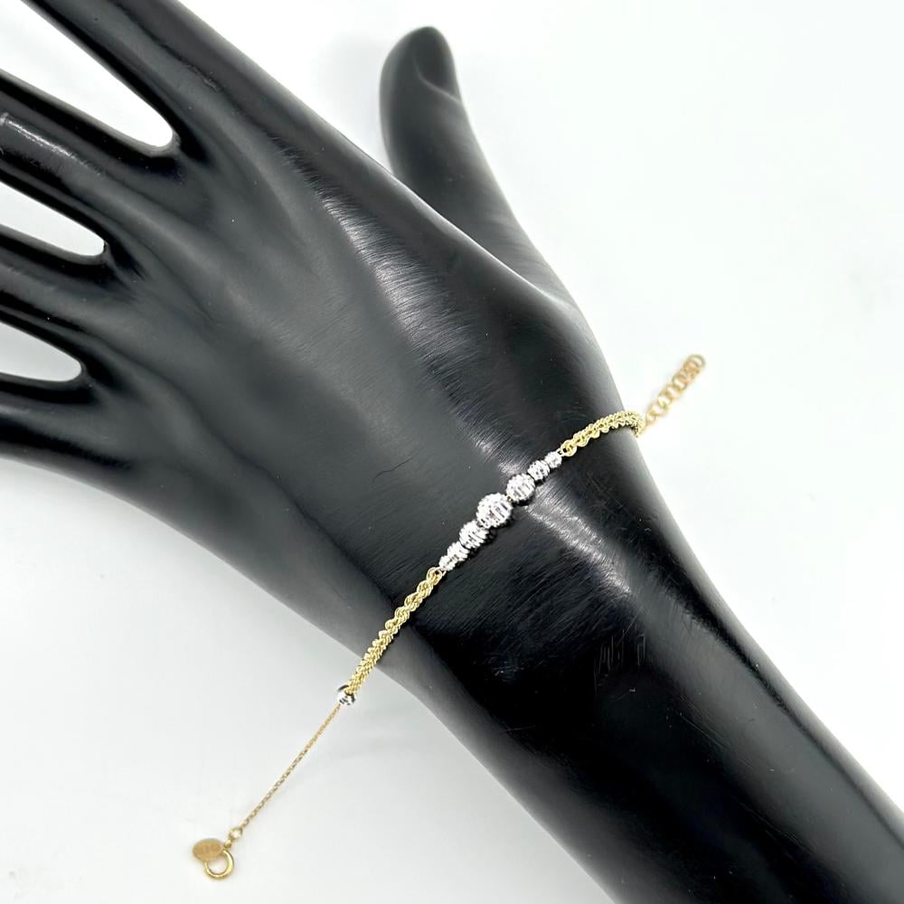 سوارة ذهب أصفر عيار 18 من مجوهرات الشلوي