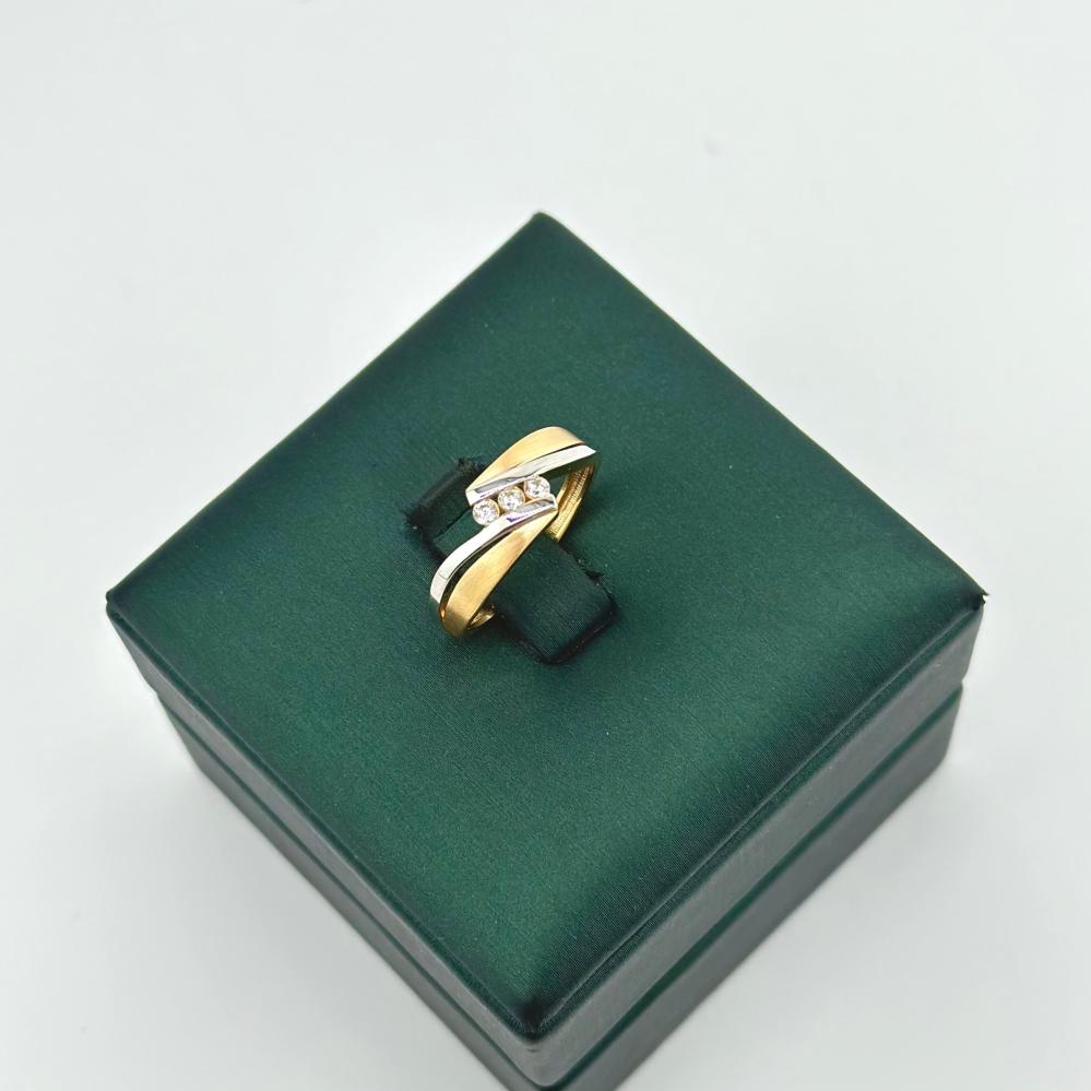 خاتم ذهب أصفر عيار 18 من مجوهرات الشلوي