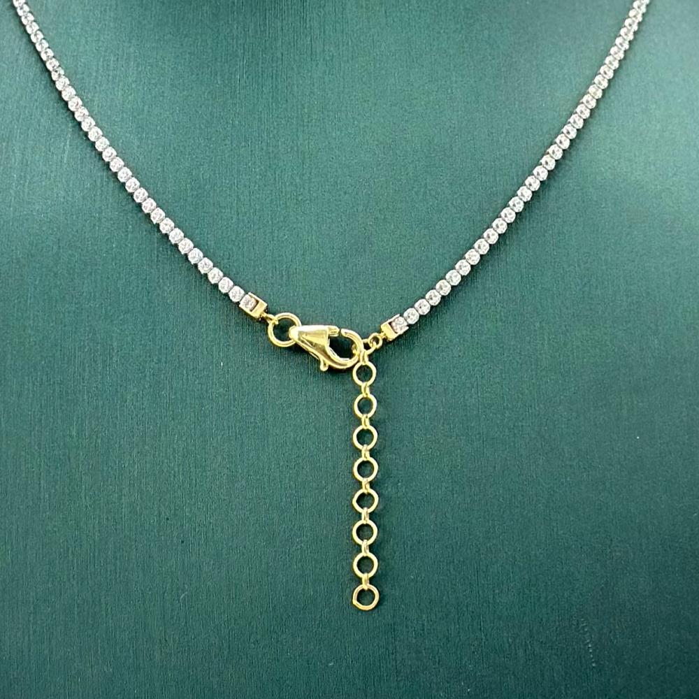 عقد تنس ذهب ابيض تصميم الماس عيار 18 من مجوهرات الشلوي