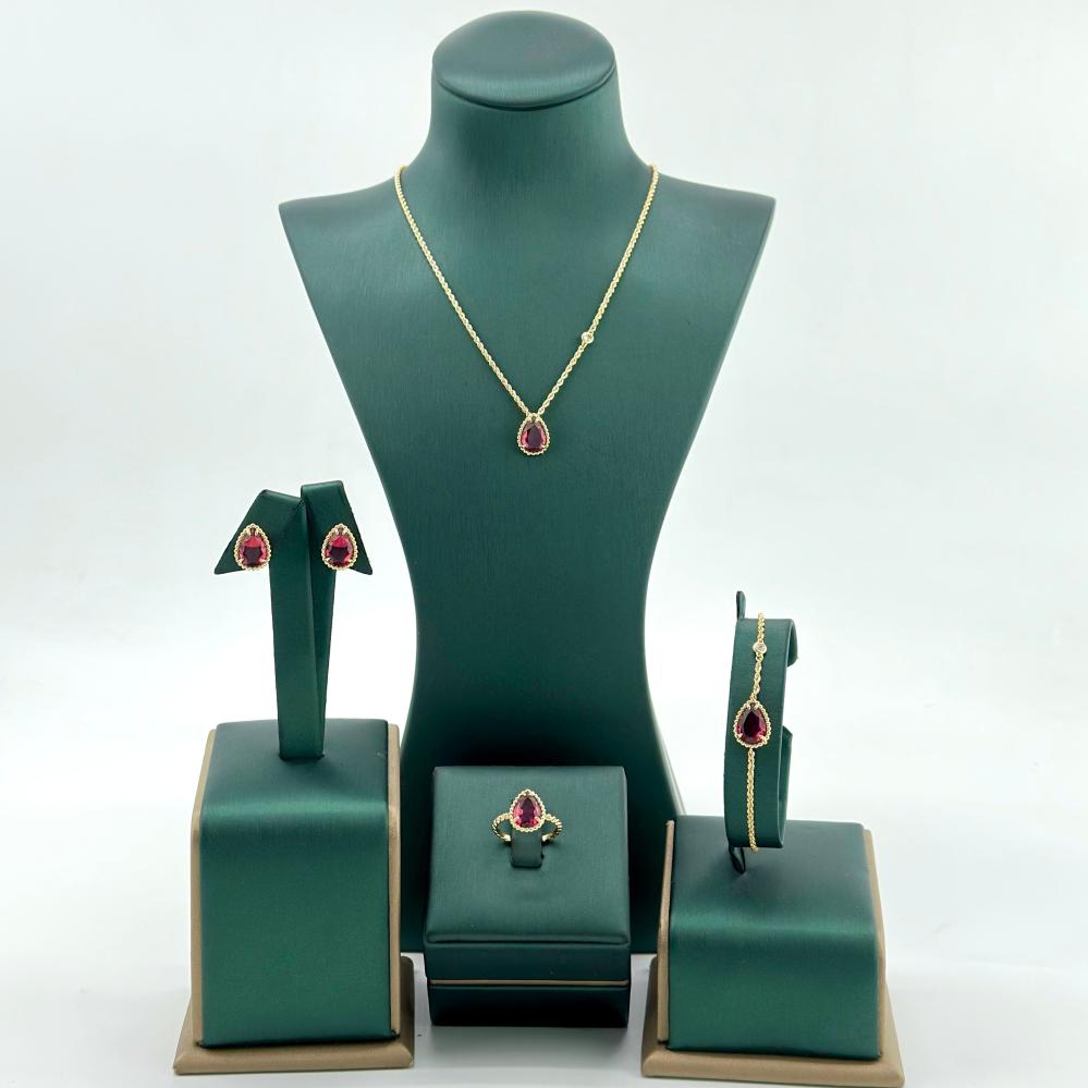 طقم ذهب أصفر عيار 18 من مجوهرات الشلوي