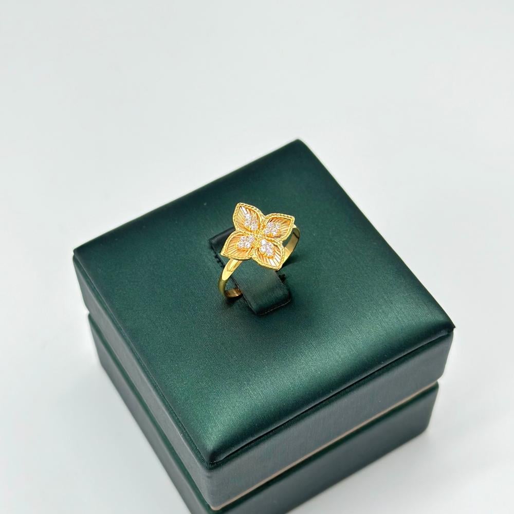 خاتم ذهب اصفر روبرت كوين عيار 21 من مجوهرات الشلوي