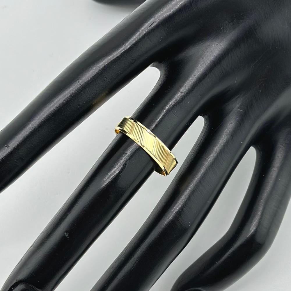 دبلة ذهب عيار 18 من مجوهرات الشلوي