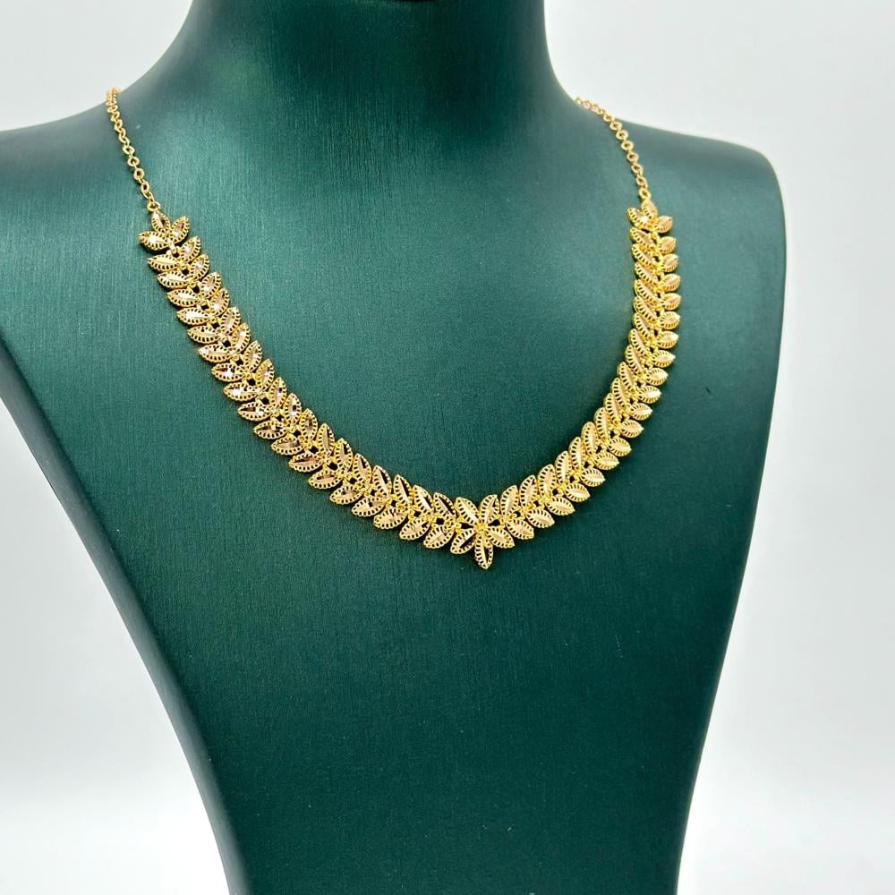 عقد ذهب اصفر عيار 21 من مجوهرات الشلوي