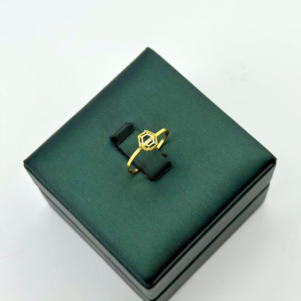 خاتم ذهب أصفر عيار 21 من مجوهرات الشلوي