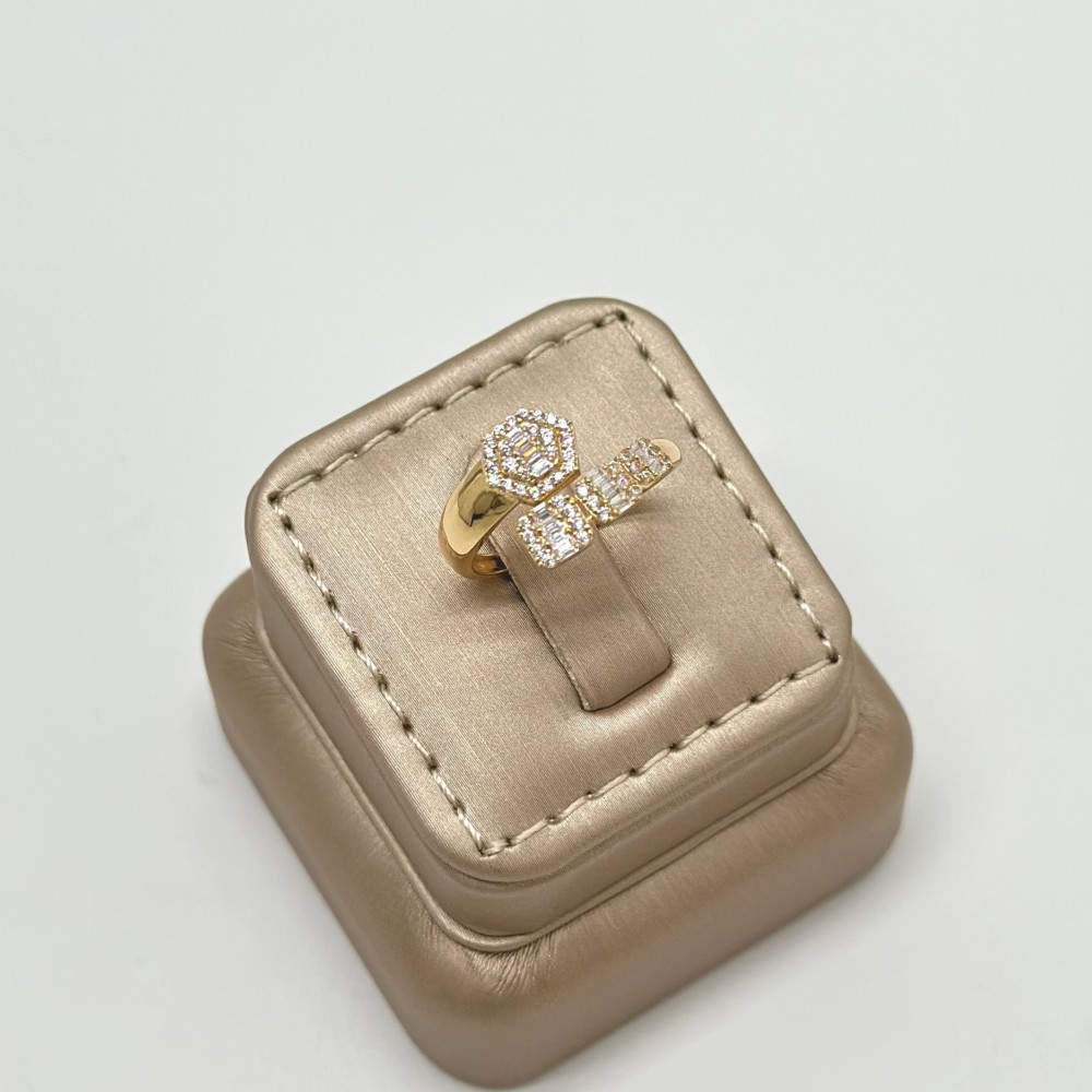 خاتم ذهب اصفر عيار18 من مجوهرات الشلوي