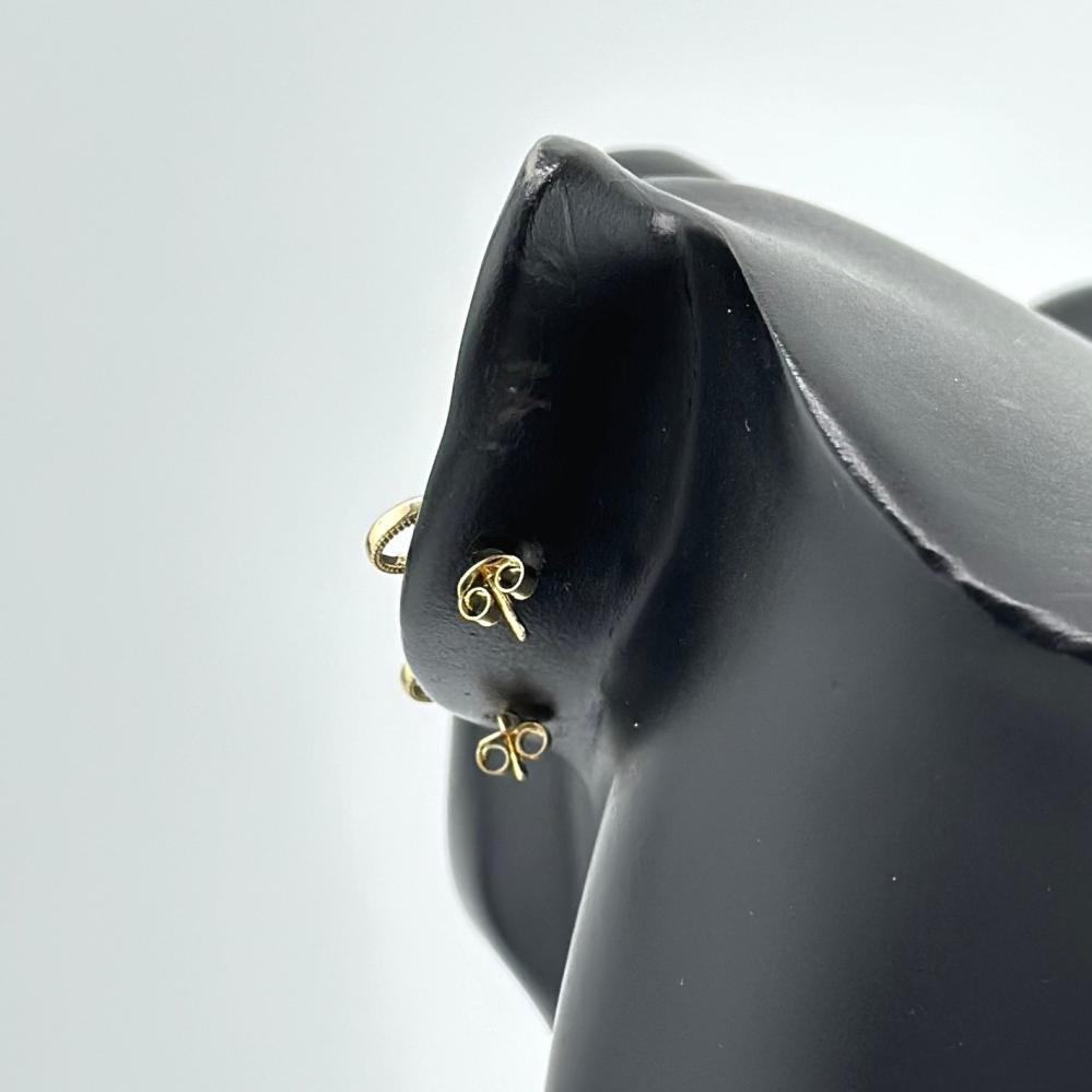 حلق ذهب أصفر عيار 18 من مجوهرات الشلوي