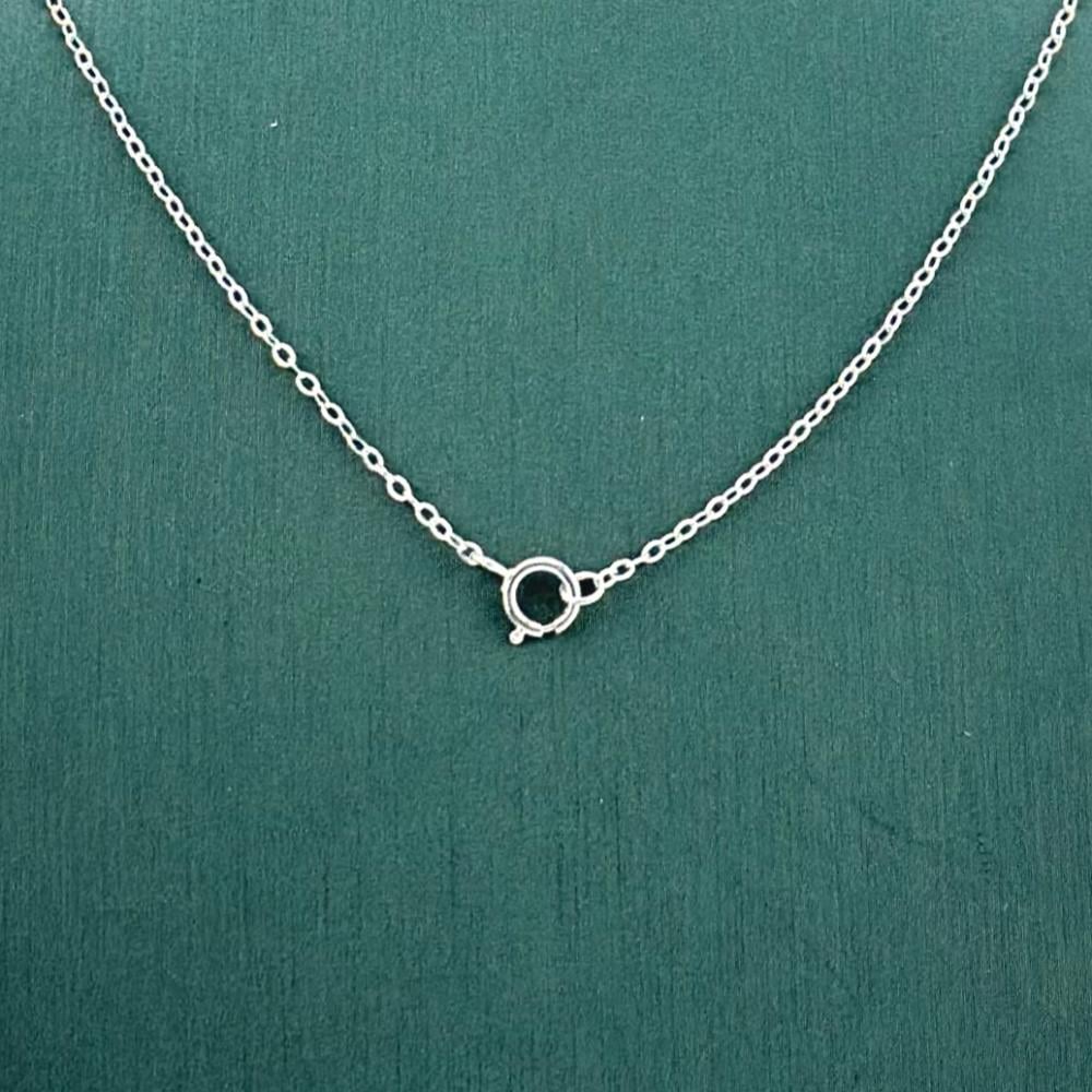 عقد ذهب ابيض تصميم الماس عيار 18 من مجوهرات الشلوي