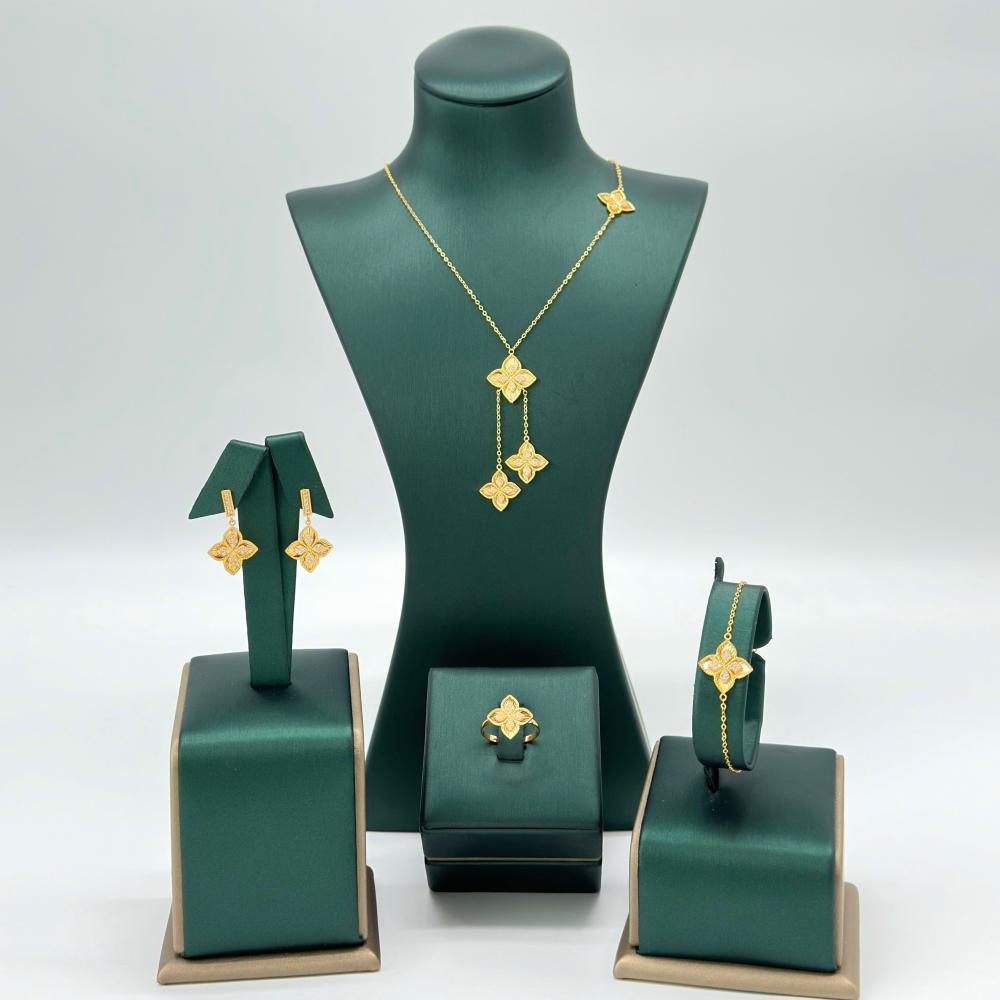 طقم ذهب اصفر روبرت كوين عيار 21 من مجوهرات الشلوي