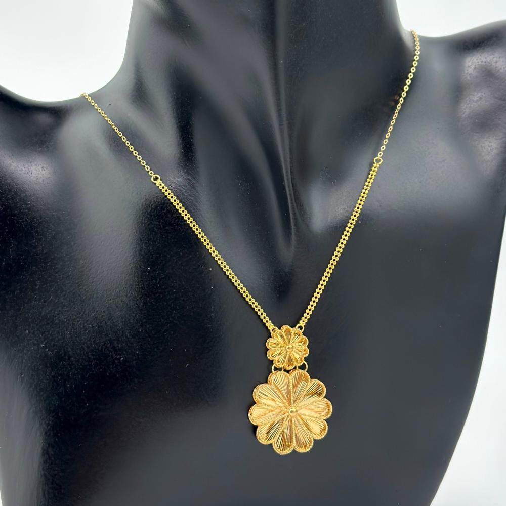 عقد ذهب أصفر الورود عيار 21 من مجوهرات الشلوي