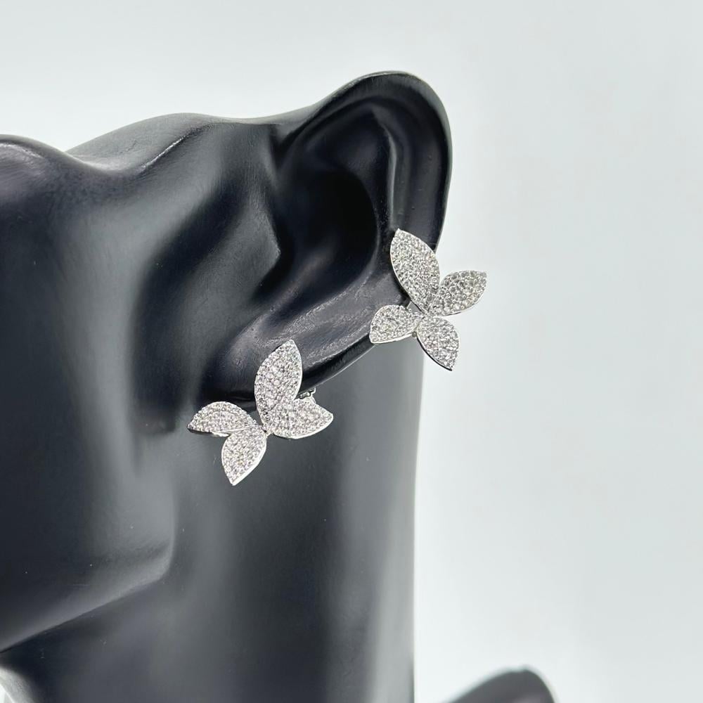 حلق ذهب أبيض  عيار 18 من مجوهرات الشلوي