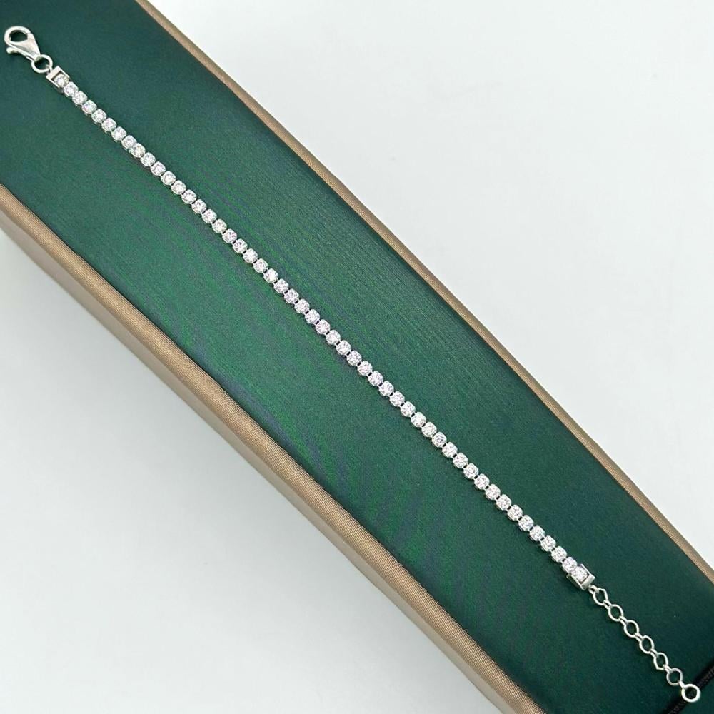 اسوارة ذهب ابيض تصميم الماس عيار 18 من مجوهرات الشلوي