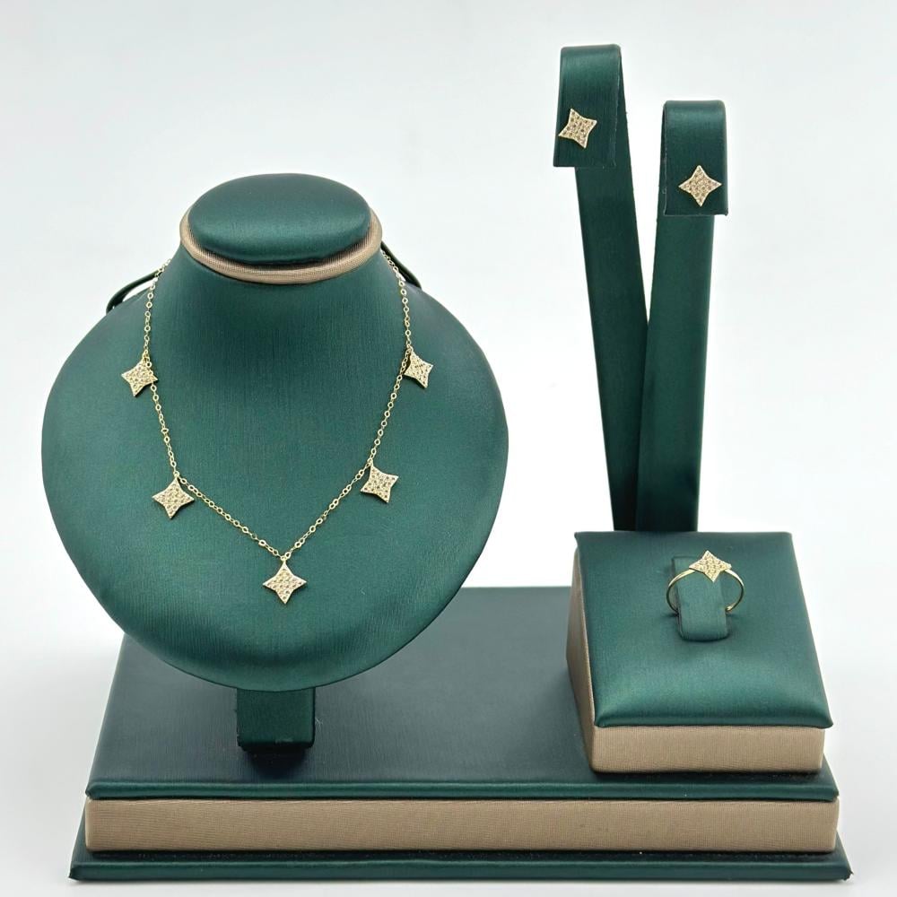 طقم اطفال ذهب اصفر تصميم الماس عيار 18 من مجوهرات الشلوي