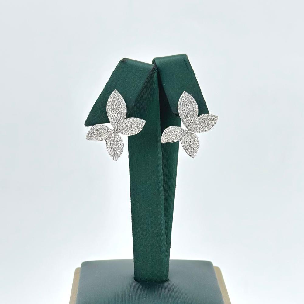 حلق ذهب أبيض  عيار 18 من مجوهرات الشلوي