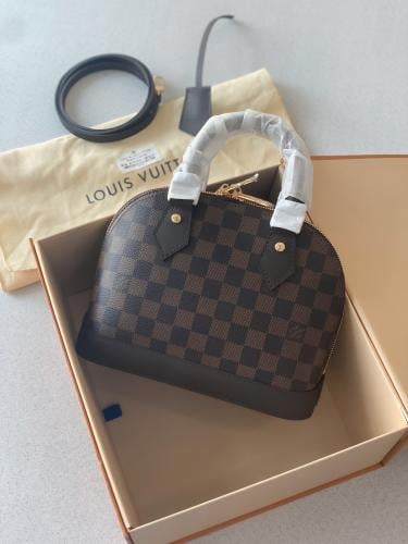 لويس فيتون Louis Vuitton