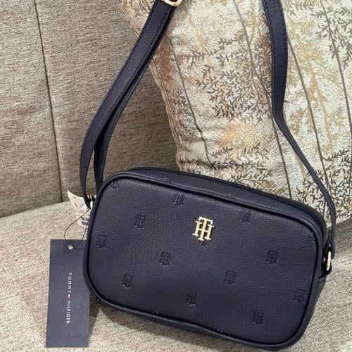 شنطة نسائية تومي- Toomy hilfiger