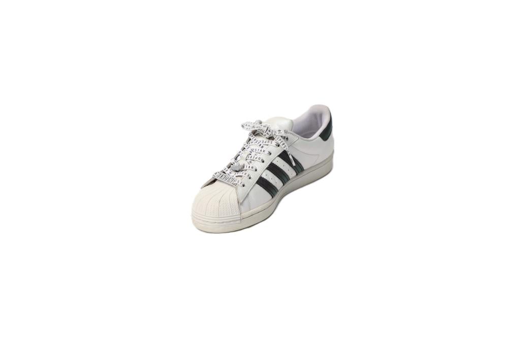 حذاء رياضي adidas