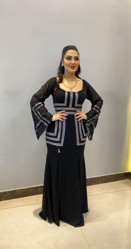 فستان اسود و ابيض