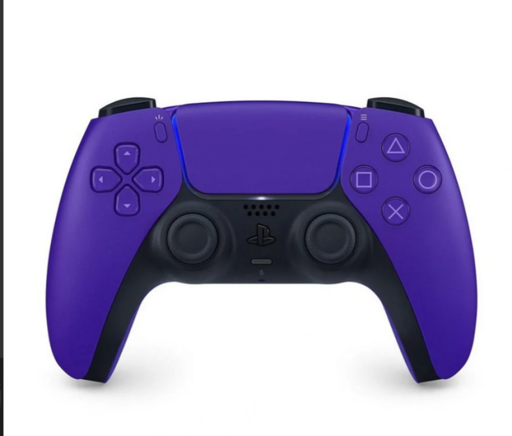 يد تحكم بلايستيشن 5 عليها كلكات ماوس