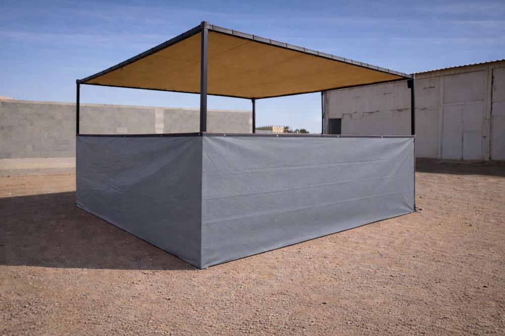 شراع  ذرا رصاصي  عالي الجودة ضد الماء والشمس والبرد، مزود بحزام وأخرام ثلاث جهات،