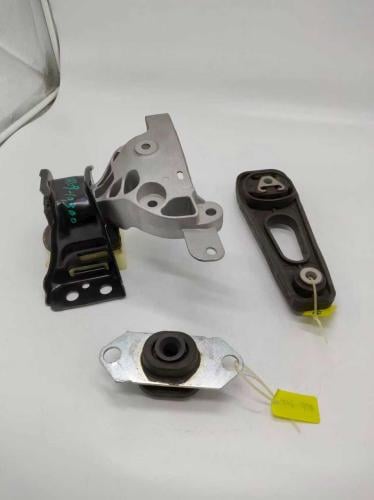 طقم كراسي مكينة وجيربكس داستر  2012 -2015