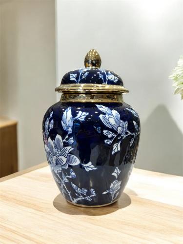 فازة سيراميك مع غطاء
