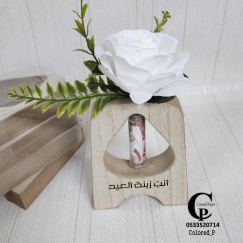 حامل الورد الخشبي