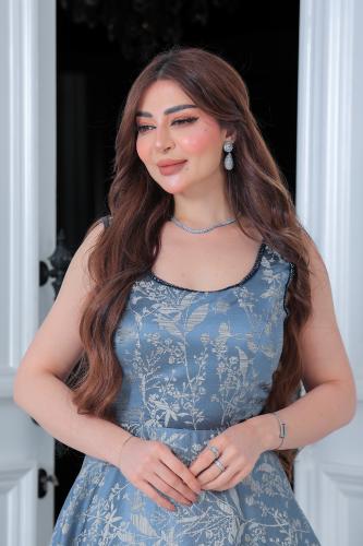 فستان سهرة راقٍ بلون أزرق ملكي