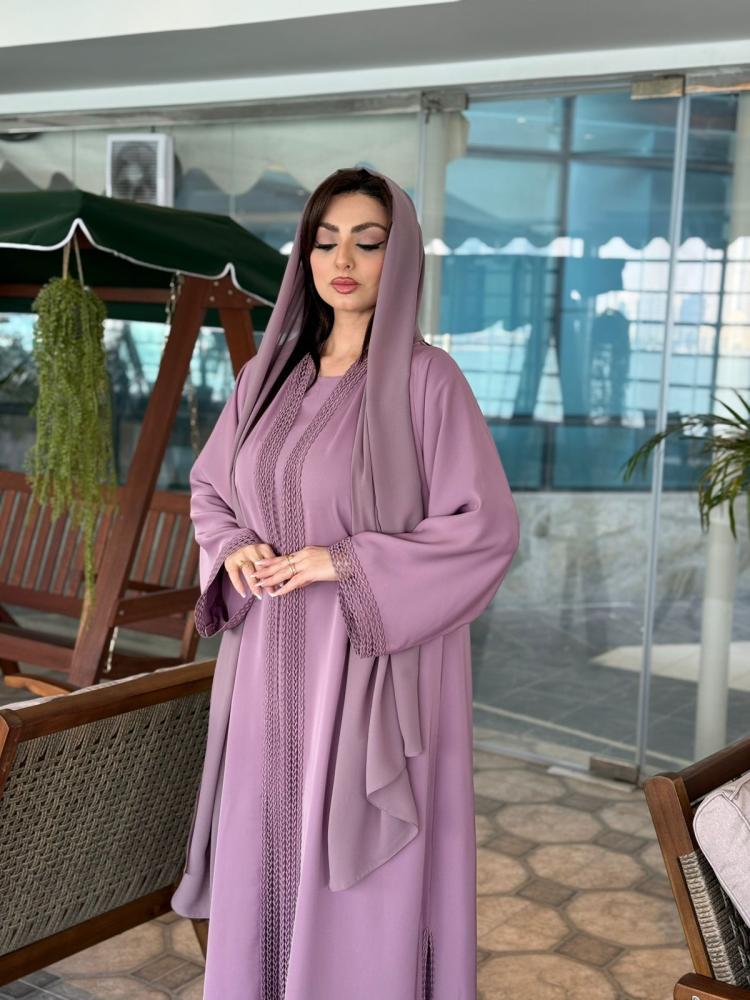 عبايه قماش كوبرا مطرزه