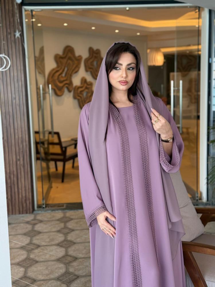 عبايه قماش كوبرا مطرزه