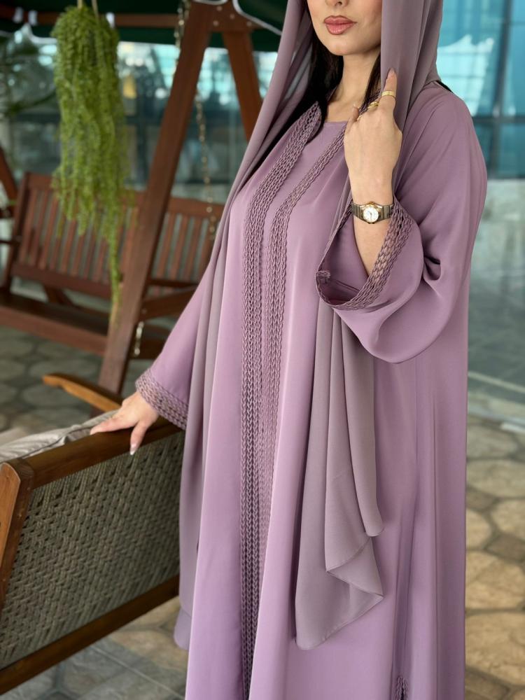 عبايه قماش كوبرا مطرزه